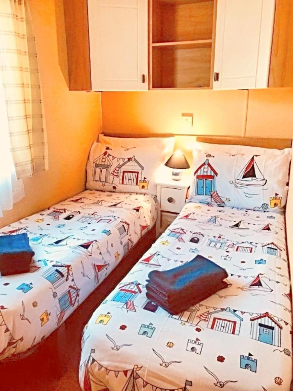 Hillside Caravan Долиш Экстерьер фото